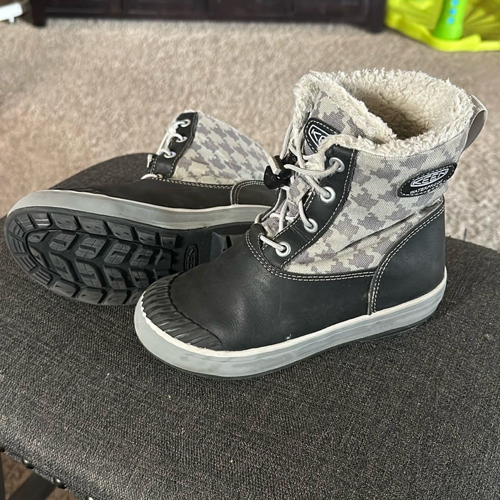 Size 13 Keen Insulated Winter Boots Boys